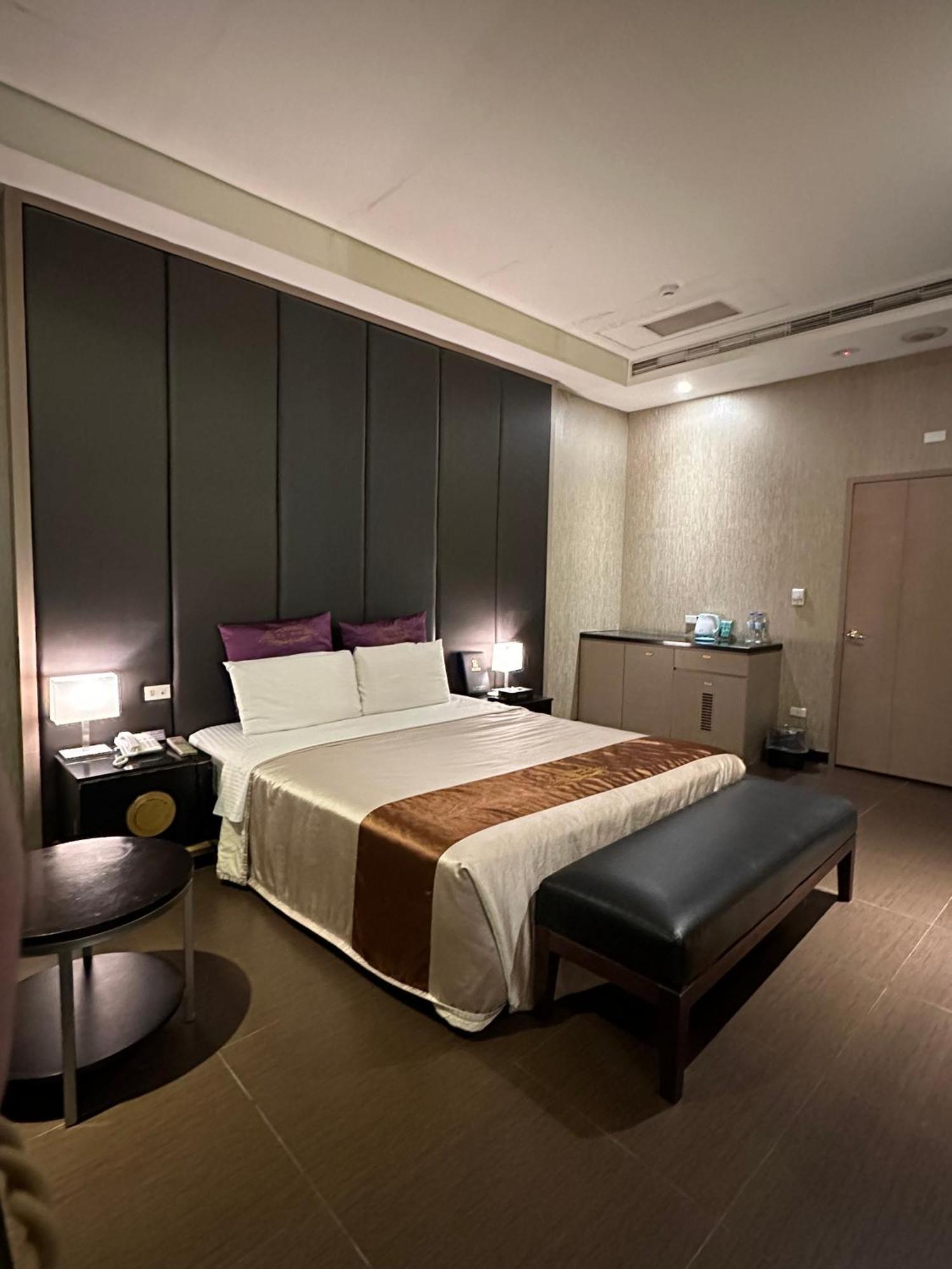 Purple Rainbow Motel Taipei Extérieur photo
