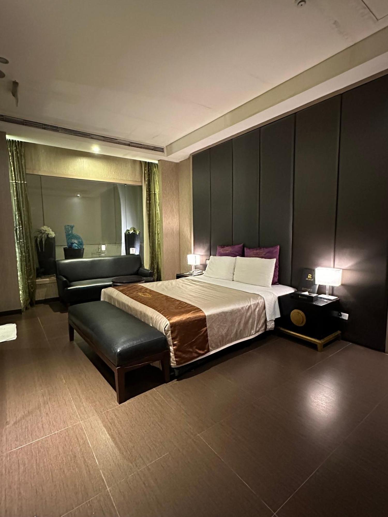 Purple Rainbow Motel Taipei Extérieur photo
