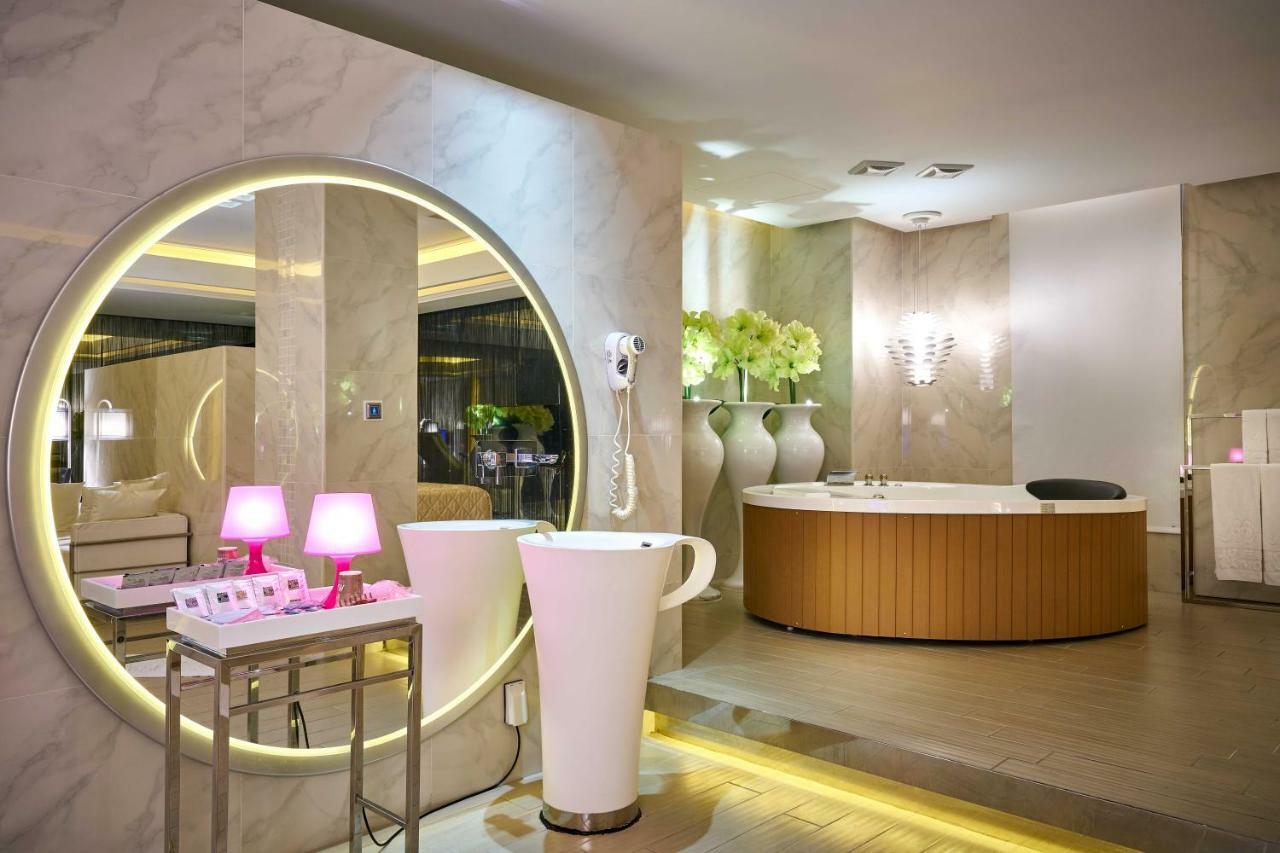 Purple Rainbow Motel Taipei Extérieur photo