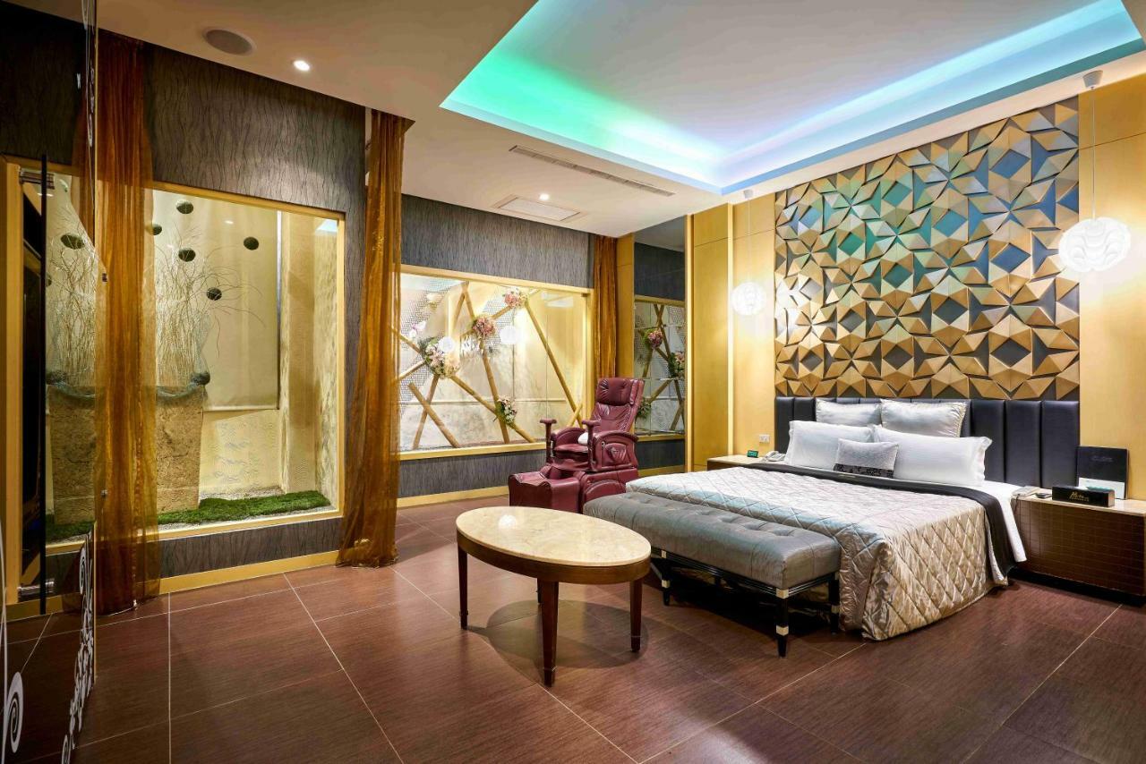 Purple Rainbow Motel Taipei Extérieur photo