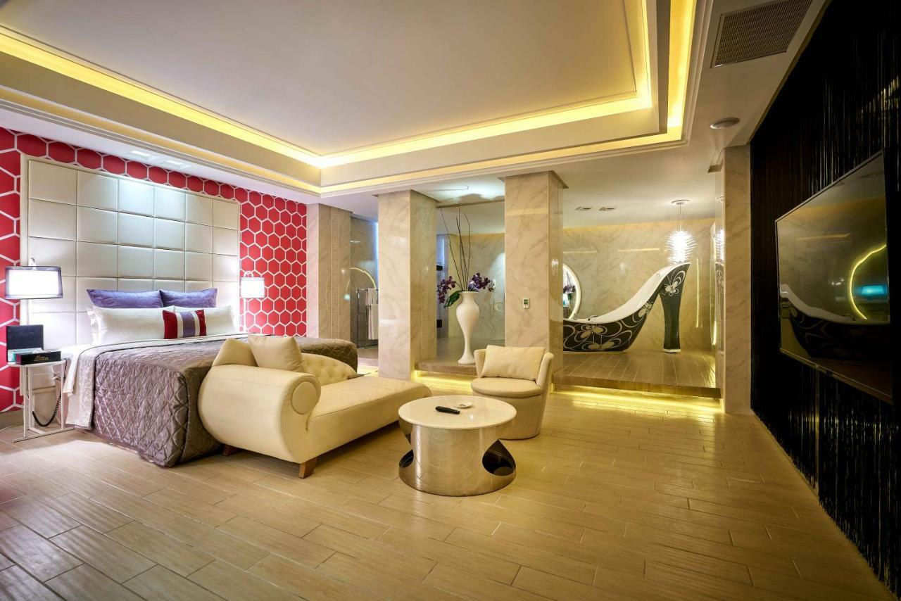 Purple Rainbow Motel Taipei Extérieur photo